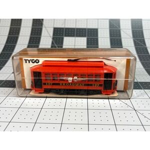 Tyco 214G HO Scale Broadway 137 Trolley Car Red Vintage Electric Train Streetcar